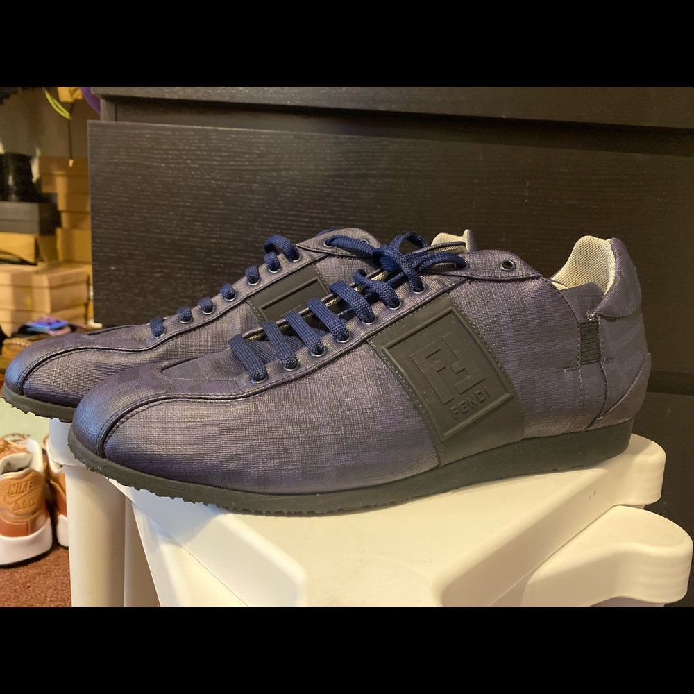 FENDI SNEAKER